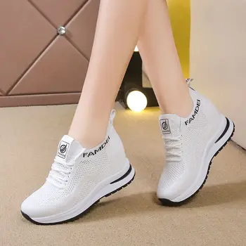 2023 Новые весенние и осенние взрывоопасные кроссовки с увеличивающейся внутренней частью Корейская версия на толстой подошве Маленькие увеличивающиеся тонкие женские туфли