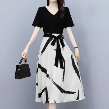 Женское платье 2023, летнее новое модное шифоновое платье с V-образным вырезом и темпераментом, с коротким рукавом средней длины, с принтом