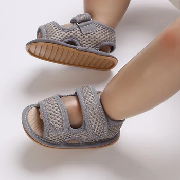 Стильные однотонные летние сетчатые сандалии для младенцев с мягкой противоскользящей подошвой (0-18 месяцев)