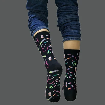 Q Женские носки, впитывающие пот, Европейский стиль, дышащие хлопковые носки средней длины, черные мультяшные, милые, веселые, кавайные носки для мужчин